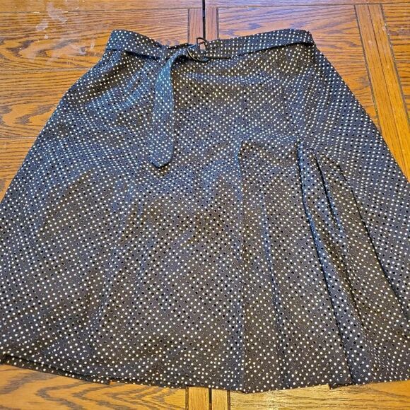 Akris punto black eyelet pleated belted skirt sz10 - Picture 3 of 5